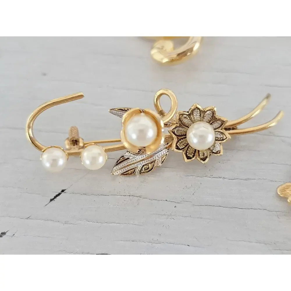 Vintage Gold-tone Brooch Lot